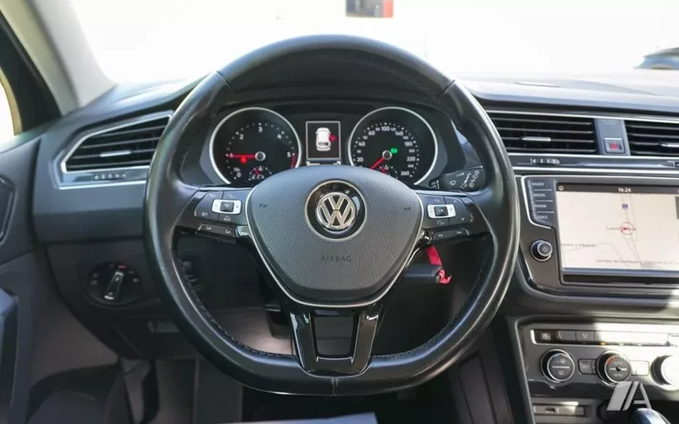 VOLKSWAGEN Tiguan VOLKSWAGEN Tiguan Todoterreno Automático de 5 Puertas - 17799€ en Villanueva de la serena