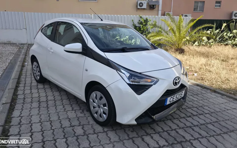 Toyota Aygo 1.0 X-Play Plus MM