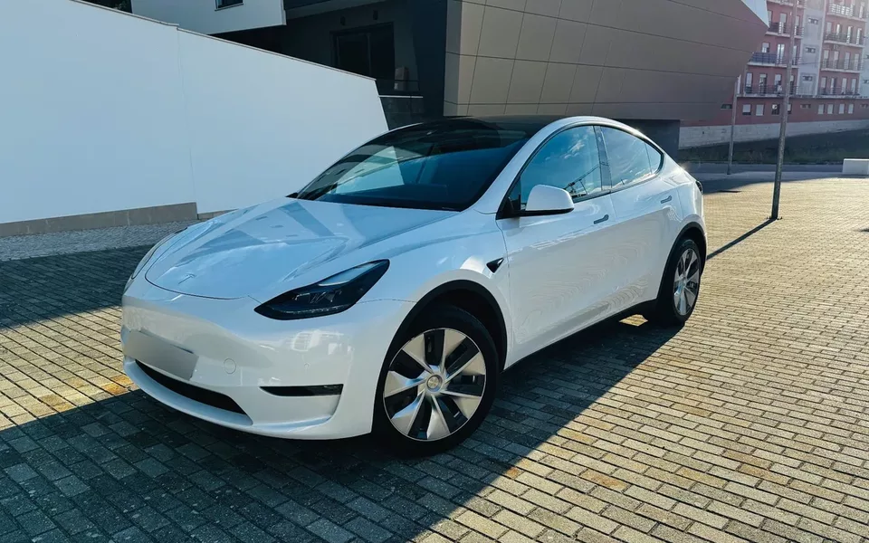 Tesla Model Y Long Range Tração Integral