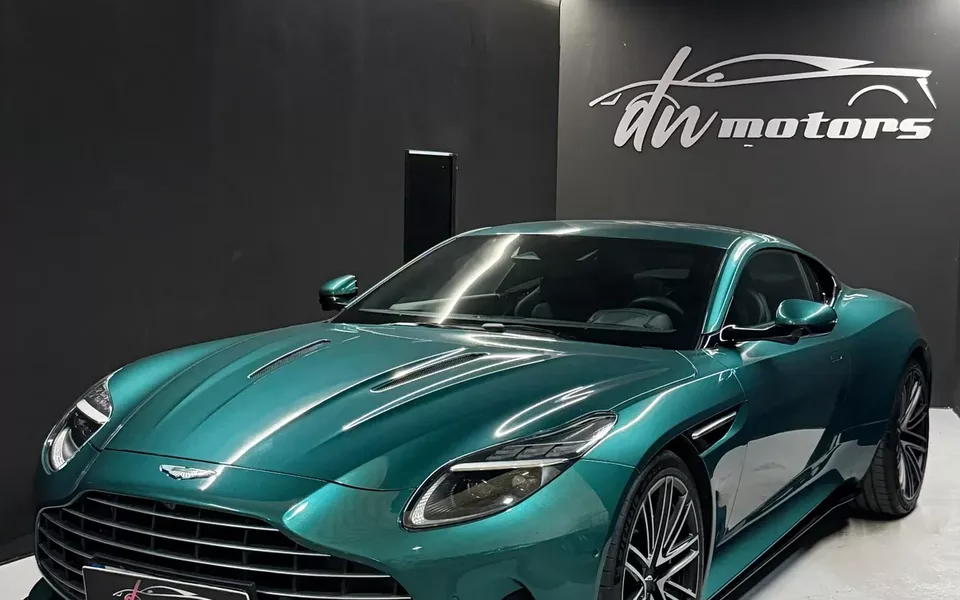 Aston Martin DB12 Coupé V8