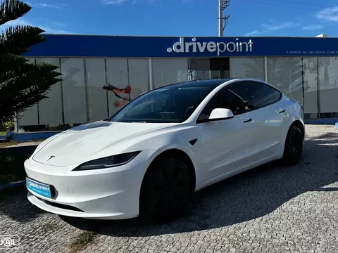 Tesla Model 3 Tração Traseira