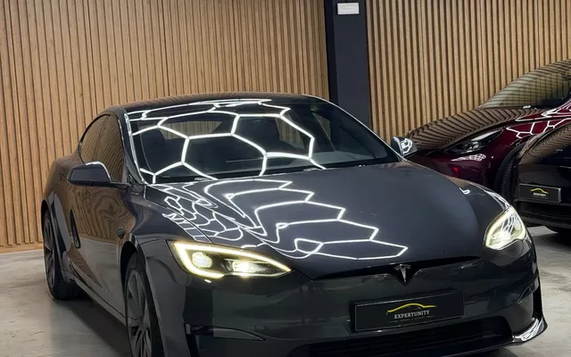 Tesla Model S Long Range