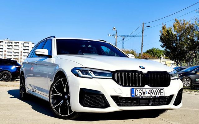 BMW SERIA 5 2022