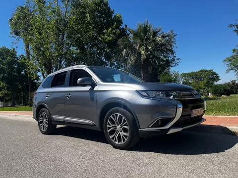 MITSUBISHI Outlander Outlander 220DI-D Motion 2WD 5pl.