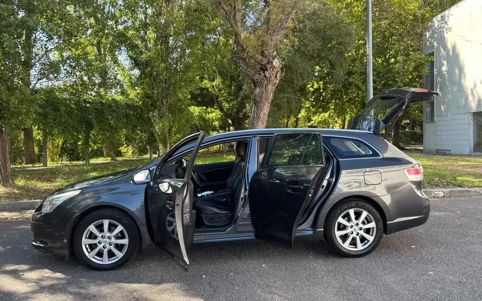 Toyota Avensis SW