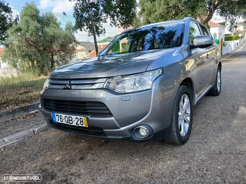 Mitsubishi Outlander 2.2 DI-D Instyle Navi