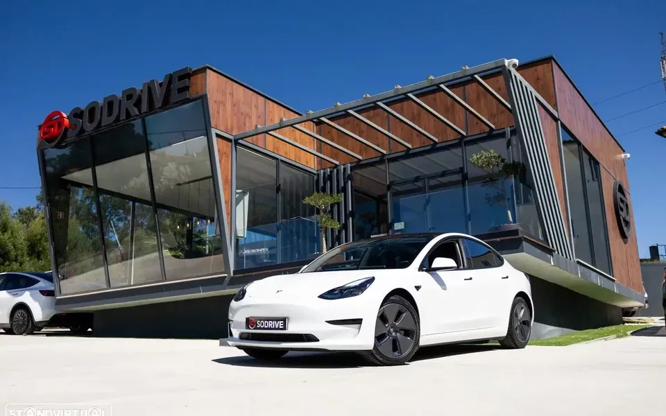 Tesla Model 3 Standard Range Plus RWD