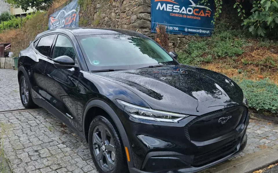 Ford Mustang Mach-E 75.7 kWh Base