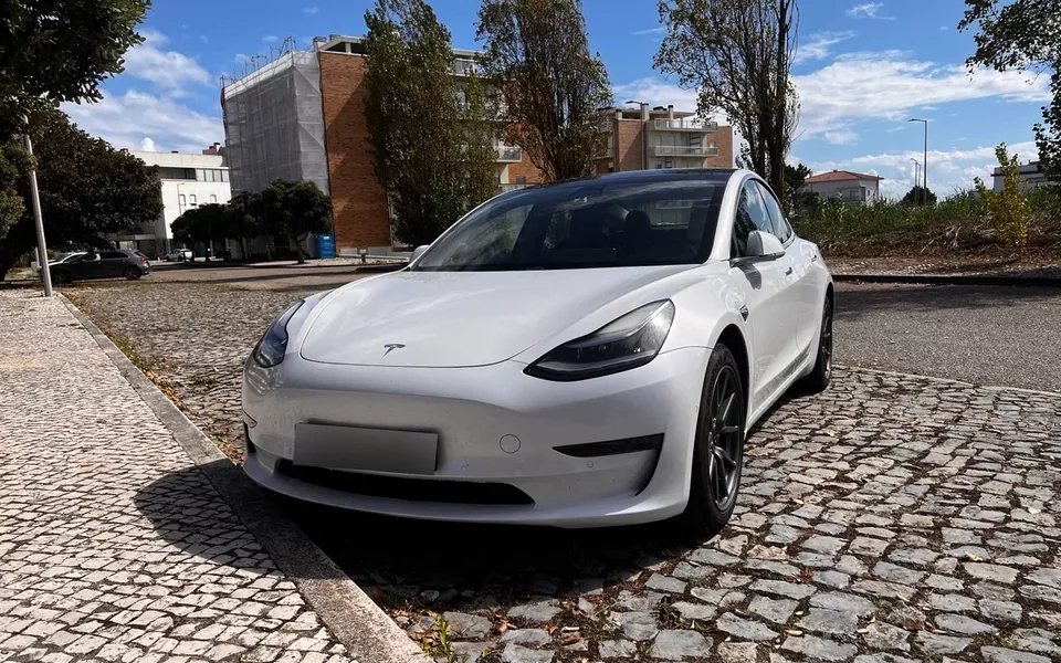 Tesla Model 3 Long Range AWD Dual Motor