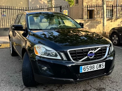 VOLVO XC60 XC60 2.4D Momentum Aut.