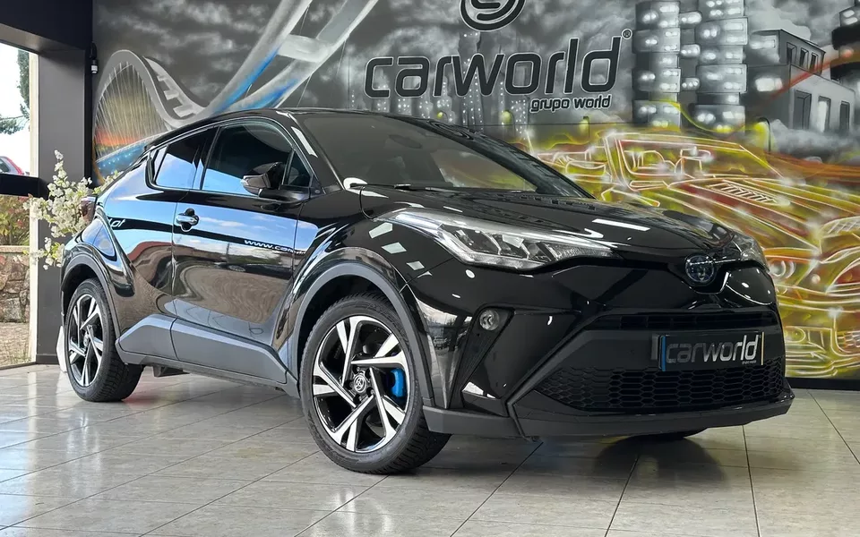 Toyota C-HR 2.0 Hybrid Square Collection