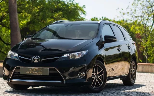 Toyota Auris 1.4 D-4D Exclusive +P.Sport+VSC