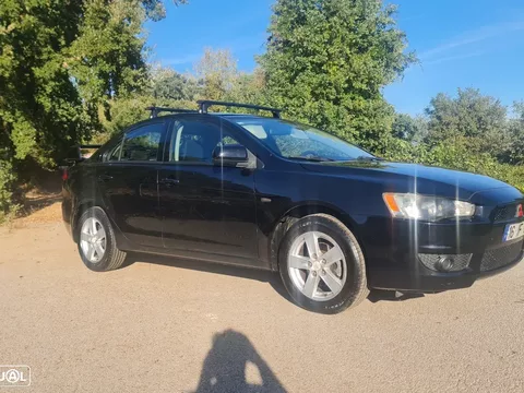 Mitsubishi Lancer 1.5 Invite