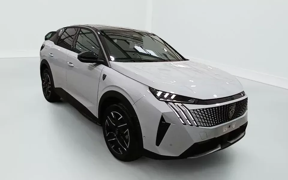 Peugeot 3008 Hybrid 136 e-DCS6 GT Zéro km immatriculé