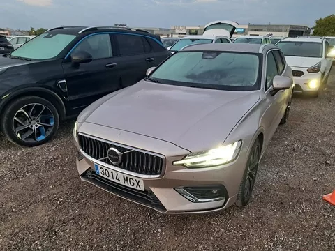 VOLVO V60 VOLVO 2.0 B4 (D) Plus Dark Auto