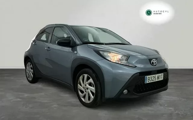 TOYOTA Aygo X Cross 1.0 VVT-I 72CV Play - 14900€ en Zaratan