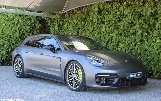 Porsche Panamera Sport Turismo 4 E-Hybrid