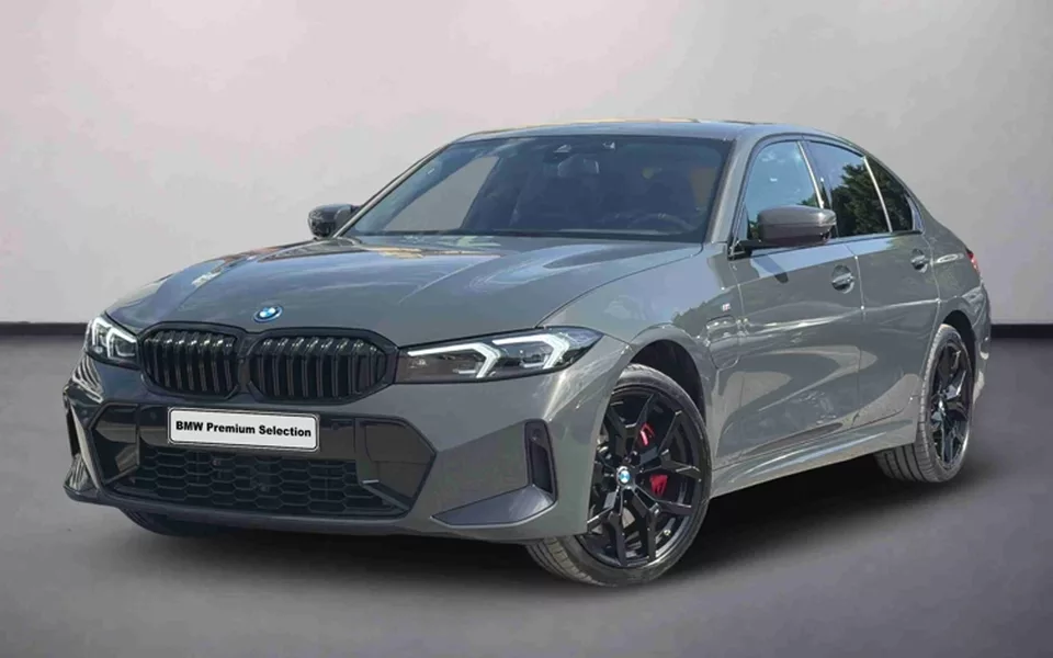 BMW - Série 3 - 330 e Pack Desportivo M Pro Auto