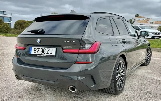 BMW 330