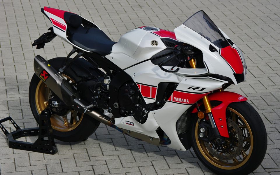 Yamaha YZF R1 60th anniversary