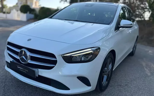 Mercedes-Benz B 180