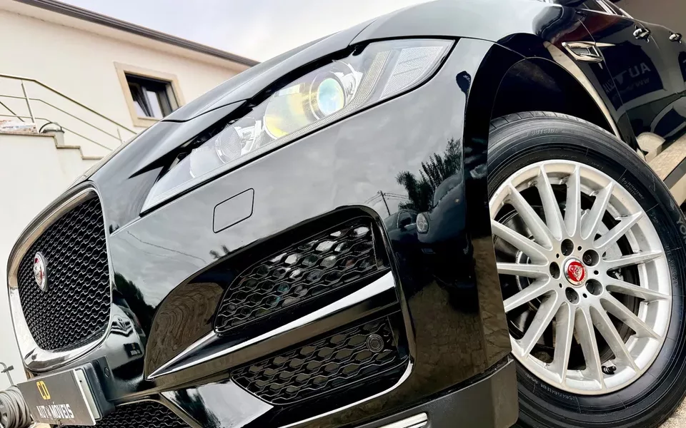 Jaguar F-Pace 2.0 i4D Prestige