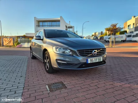 Volvo V60 2.0 D2 Momentum Geartronic