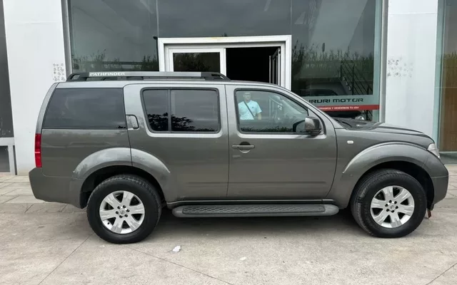 NISSAN Pathfinder Pathfinder 2.5dCi SE Aut.