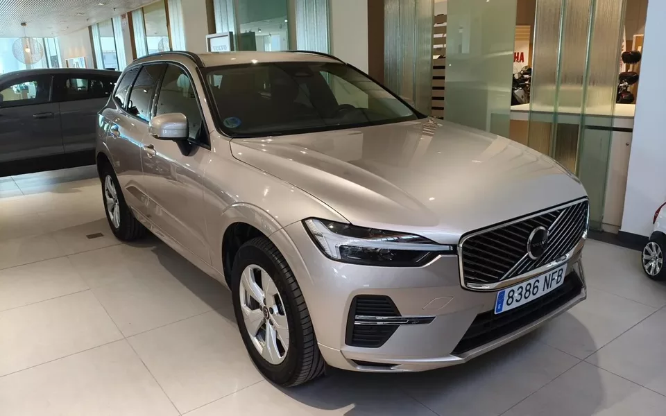 VOLVO XC60 2.0 B5 G AWD Core Auto