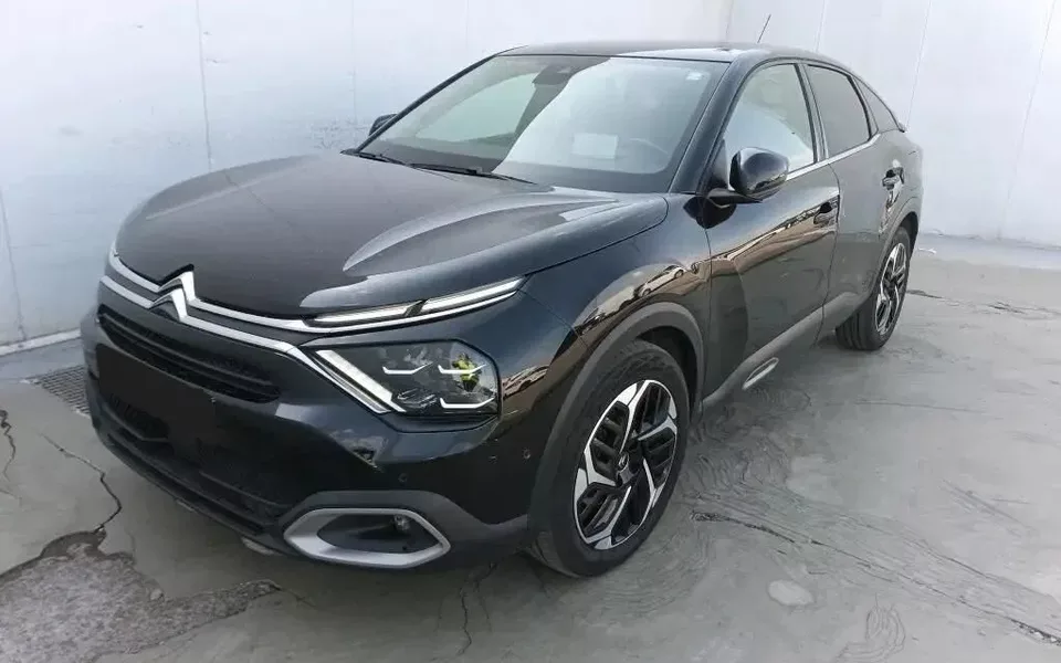 Citroën C4 PureTech 130 Stop&Start EAT8 SHINE
