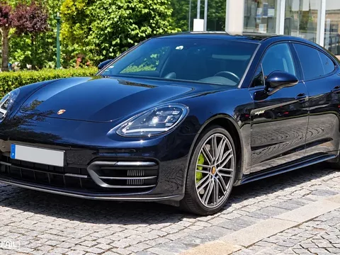 Porsche Panamera 4 E-Hybrid