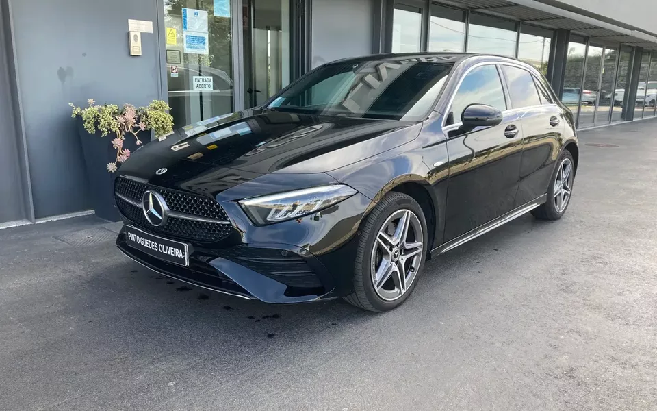 Mercedes-Benz A 250 e 8G-DCT AMG Line