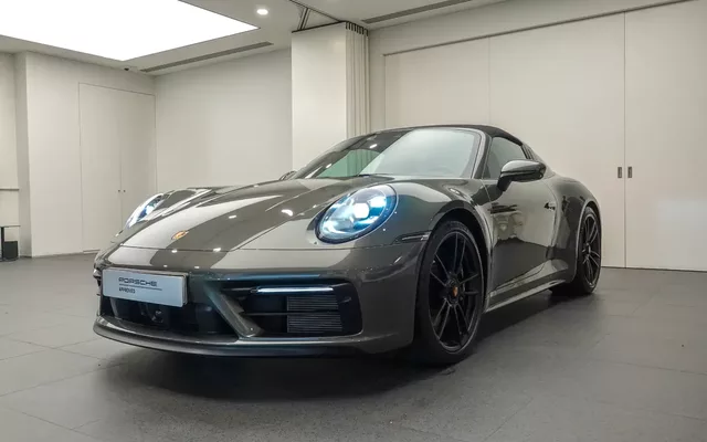 Porsche 911 (992) Targa 4 GTS PDK