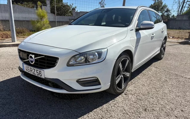 Volvo V60 2.4 D6 R-Design Sum.AWD Phev