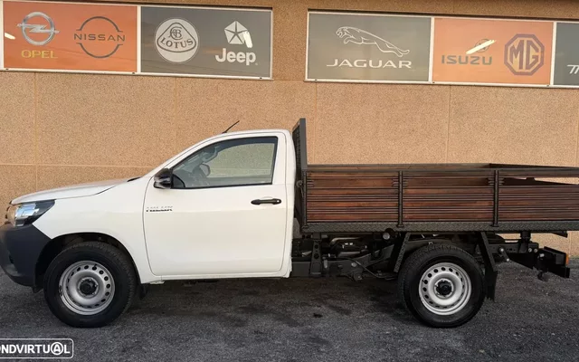 Toyota Hilux 2.4 D-4D 2WD CE CM
