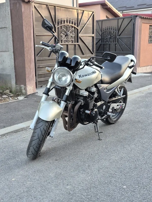 Kawasaki ZR-750