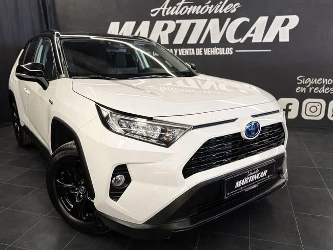 TOYOTA RAV-4 2.5l 220H Black Edition