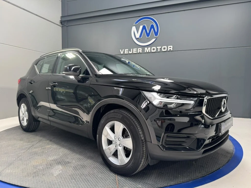 VOLVO XC40 XC40 T2 Momentum Pro