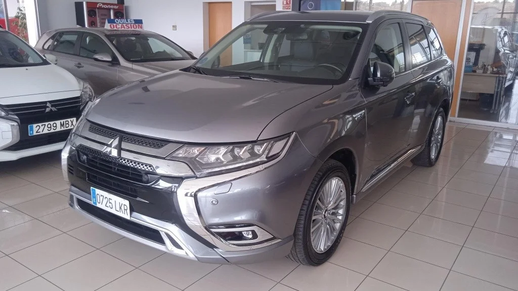MITSUBISHI Outlander Outlander PHEV Kaiteki 4WD