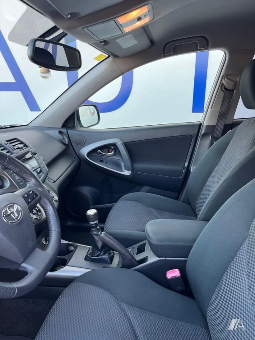 TOYOTA RAV-4 RAV-4 2.2D-4D Advance 4x2