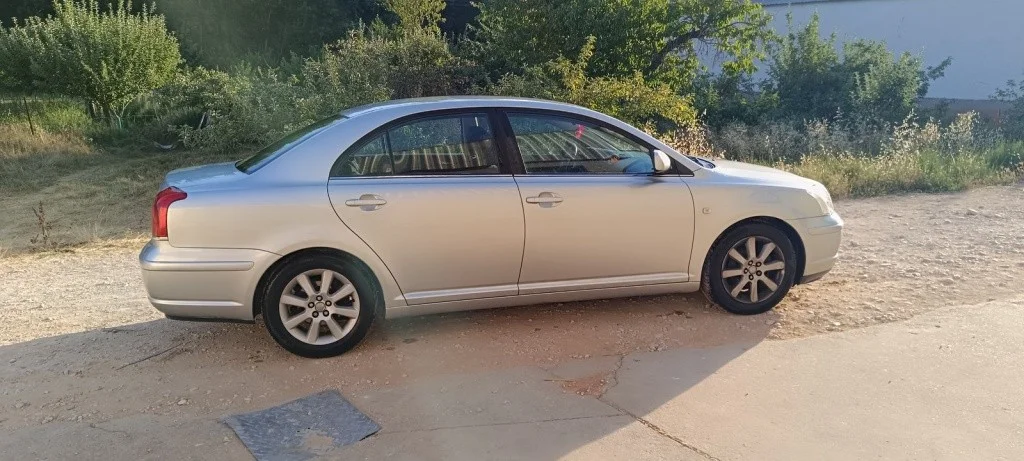 TOYOTA Avensis Avensis 1.8 VVT-i Sol