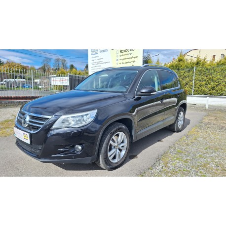 VOLKSWAGEN TIGUAN 2,0 E, 2011 ROK