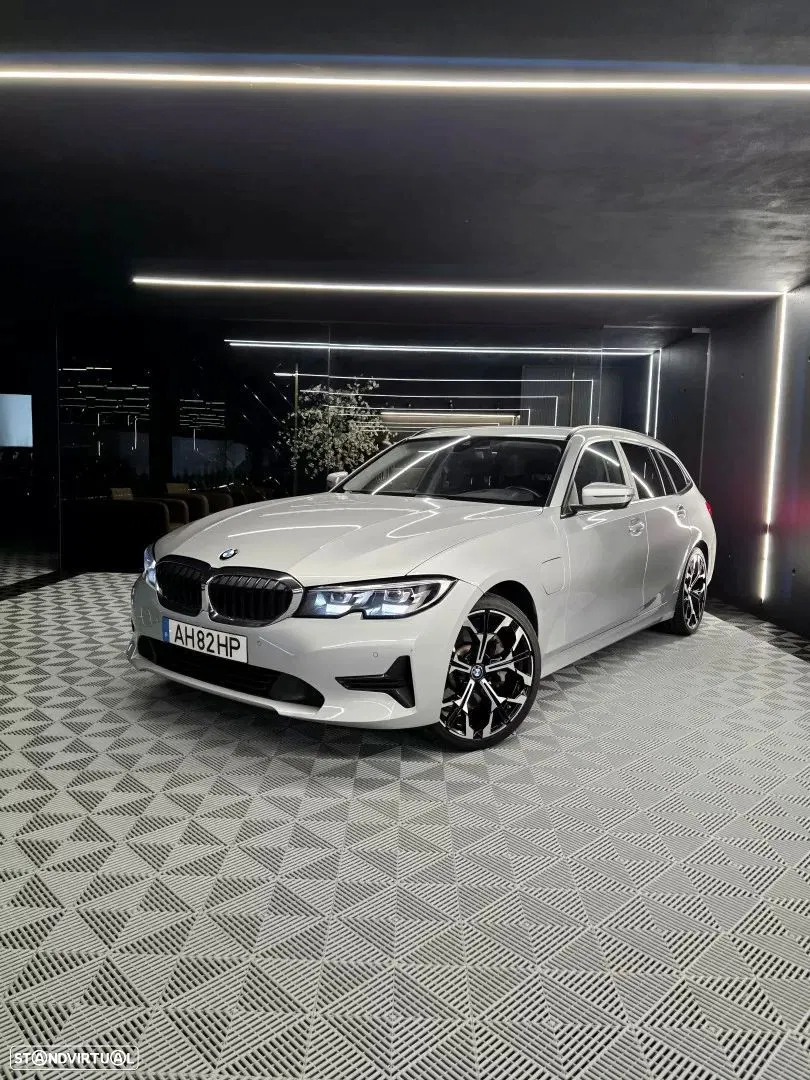 BMW 330 e Line Sport Auto