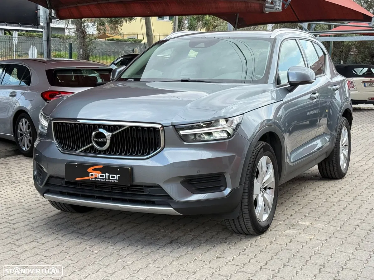 Volvo XC 40 1.5 T3 Momentum Tech Edition
