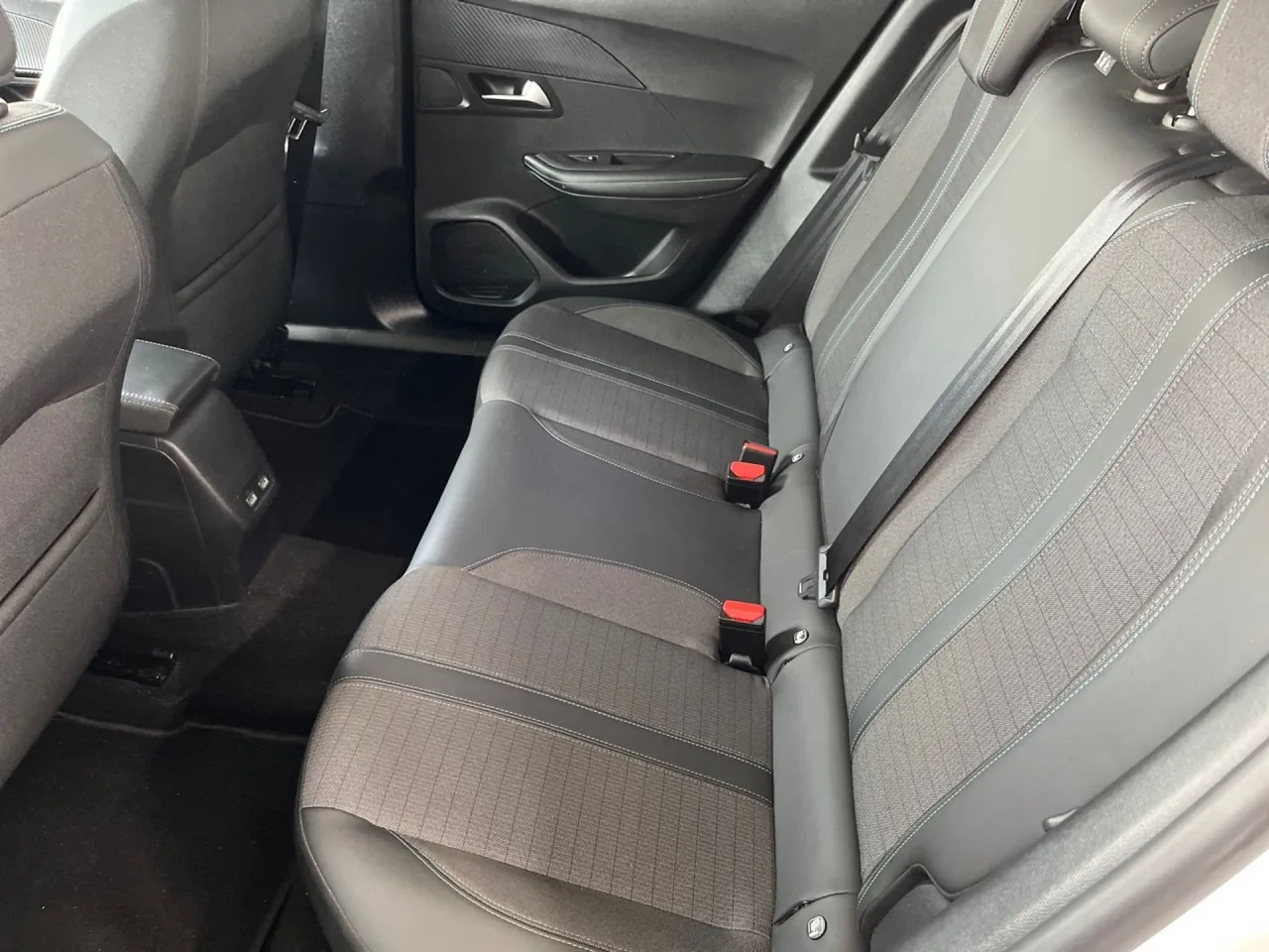 Peugeot 2008 Allure Pack Puretech 100 S&S 6 Vel. MAN
