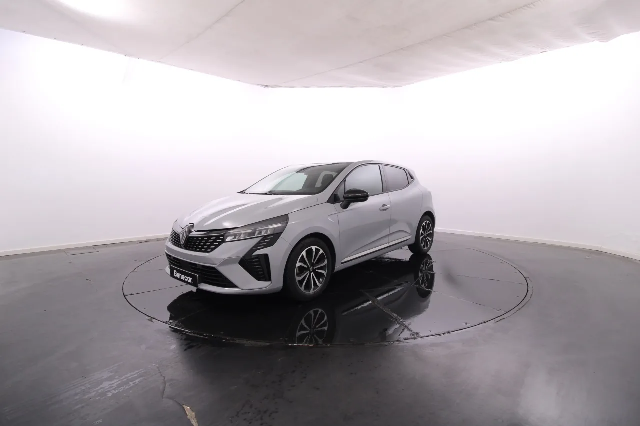Renault Clio TCe 90 Techno / GPS / Vidros Escurecidos / Cam. Traseira / LED / JLL