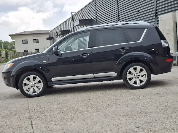 Mitsubishi Outlander 2.0TDI 4WD 7Locuri Xenon 2009