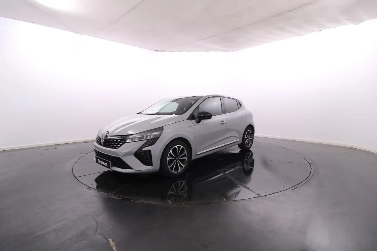 Renault Clio TCe 90 Techno / GPS / Vidros Escurecidos / Cam. Traseira / LED / JLL