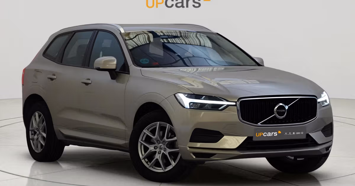 volvo xc60 2.0 T8 AWD Momentum Auto