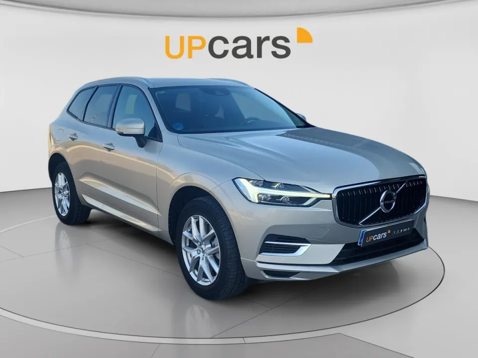 volvo xc60 2.0 T8 AWD Momentum Auto
